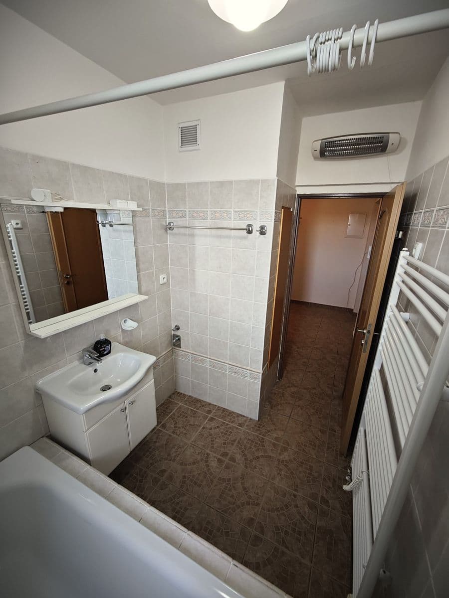 Prodej bytu 3+1 81 m², Na Petřinách, Praha, Praha Prodej bytu 3+1 81 m², Na Petřinách, Praha, Praha