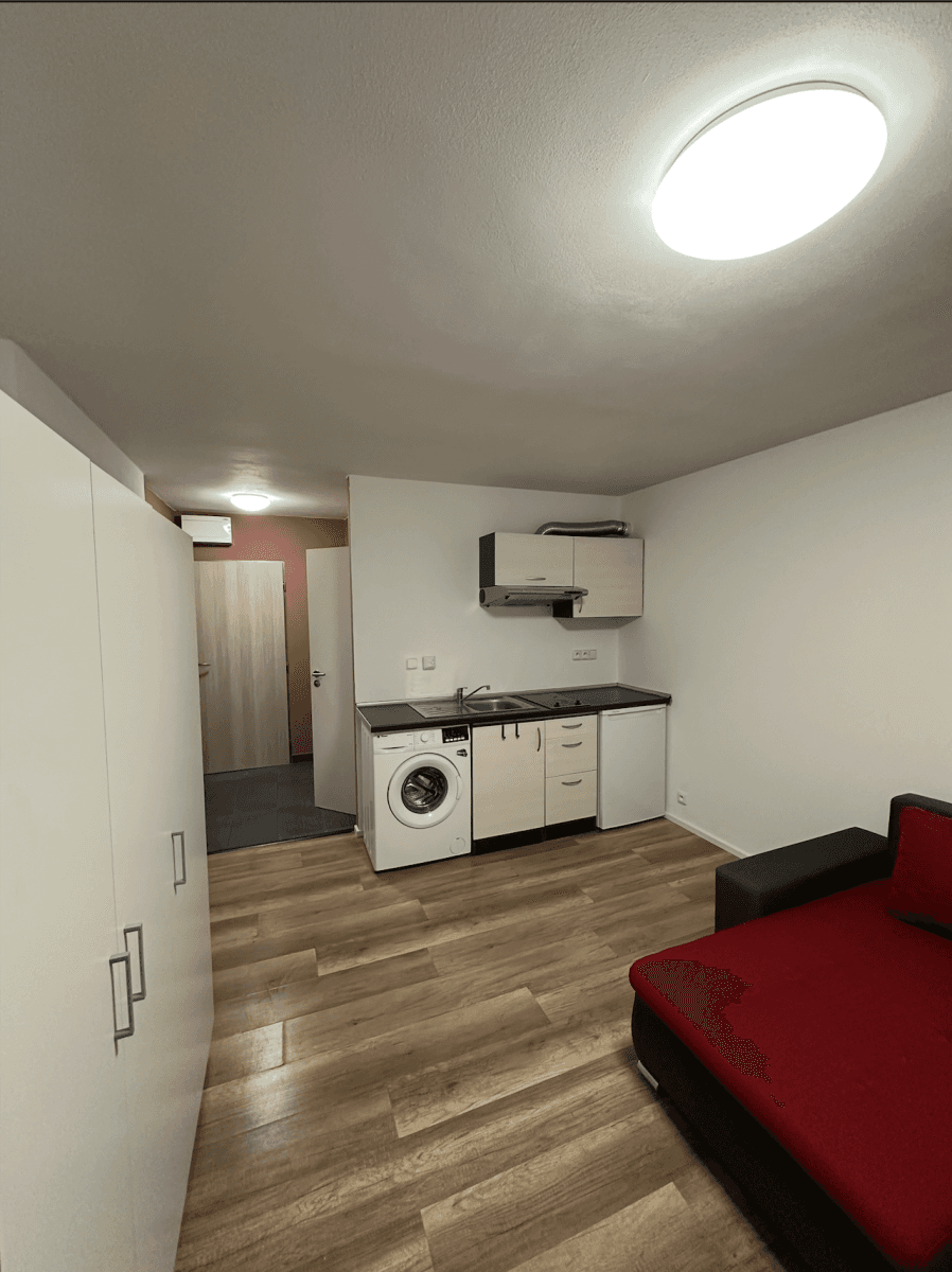 Pronájem bytu 1+kk 20 m², Hřebenová, Praha, Praha Pronájem bytu 1+kk 20 m², Hřebenová, Praha, Praha