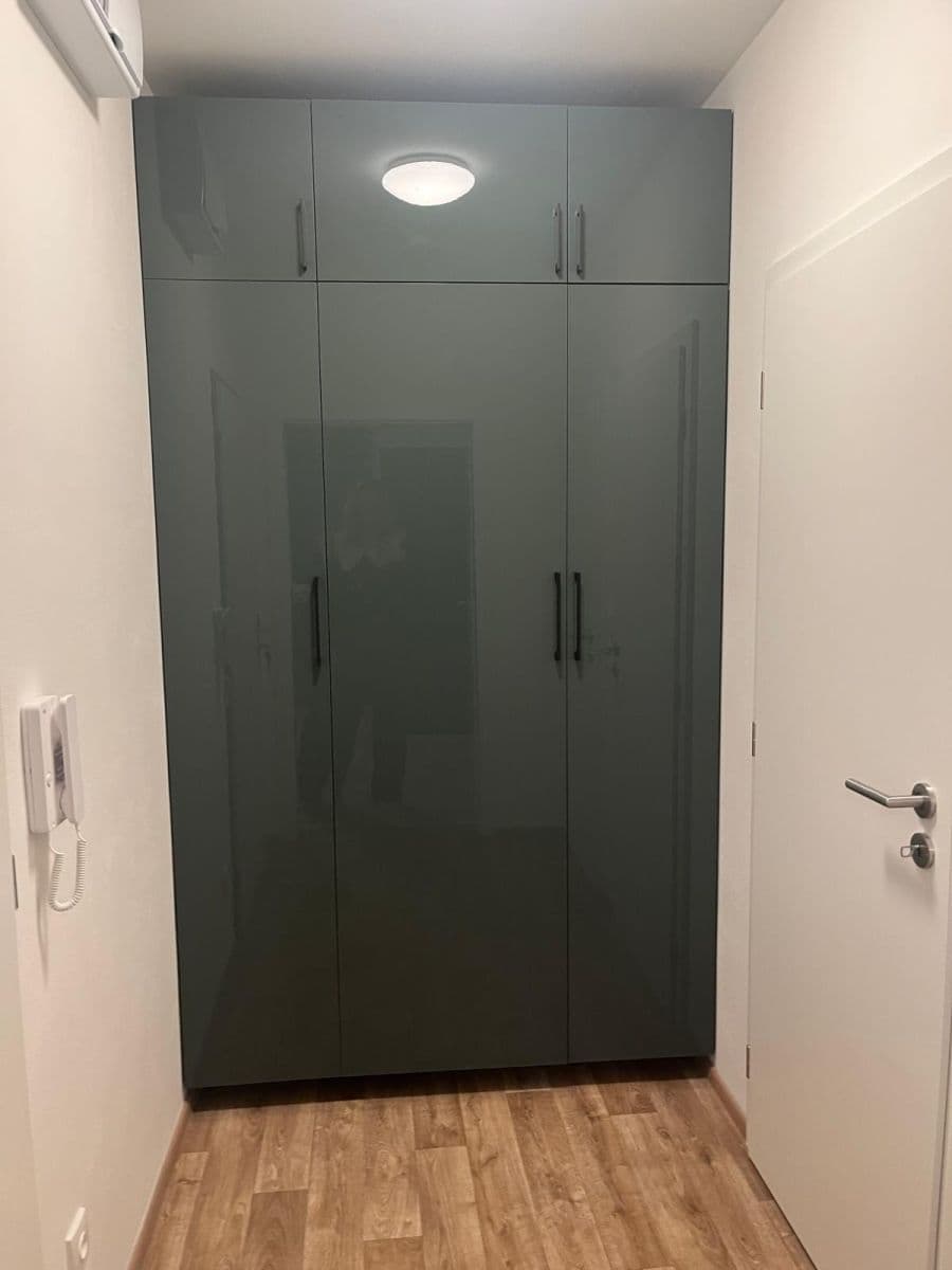 Pronájem bytu 1+kk 37 m², Nehvizdy, Středočeský kraj Pronájem bytu 1+kk 37 m², Nehvizdy, Středočeský kraj