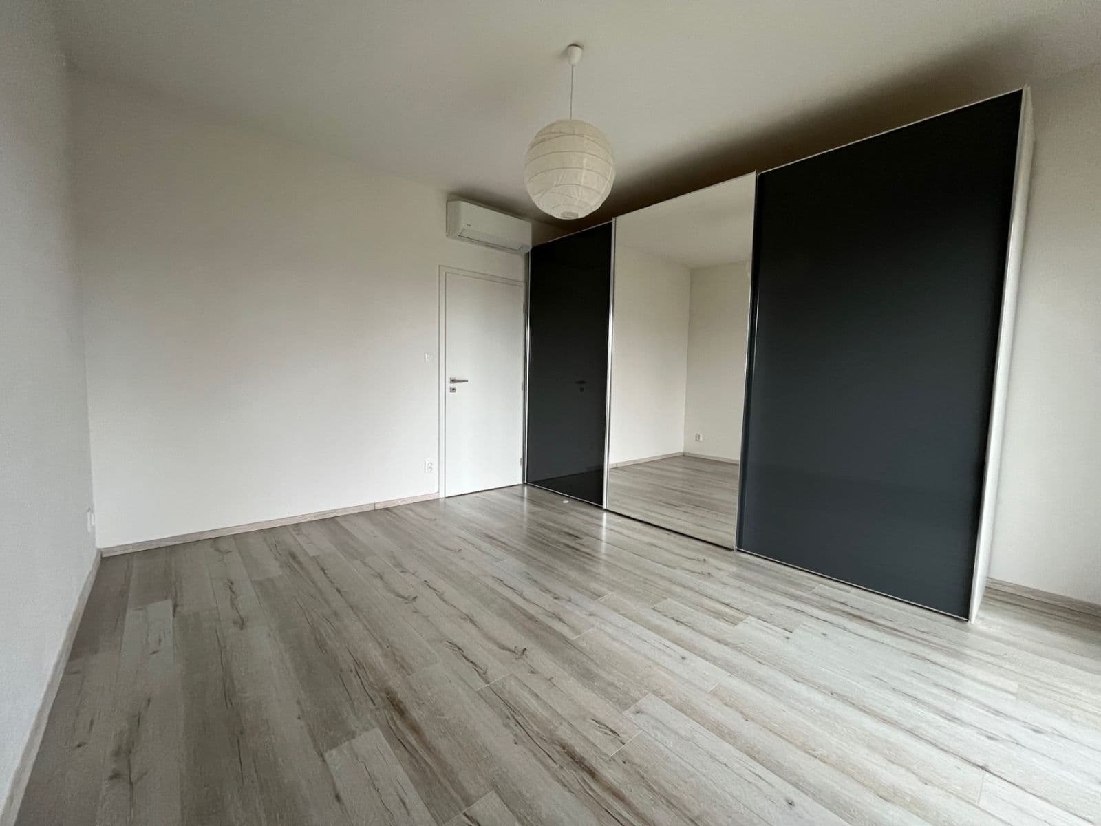 Pronájem bytu 2+kk 55 m², Papírnická, Plzeň, Plzeňský kraj Pronájem bytu 2+kk 55 m², Papírnická, Plzeň, Plzeňský kraj