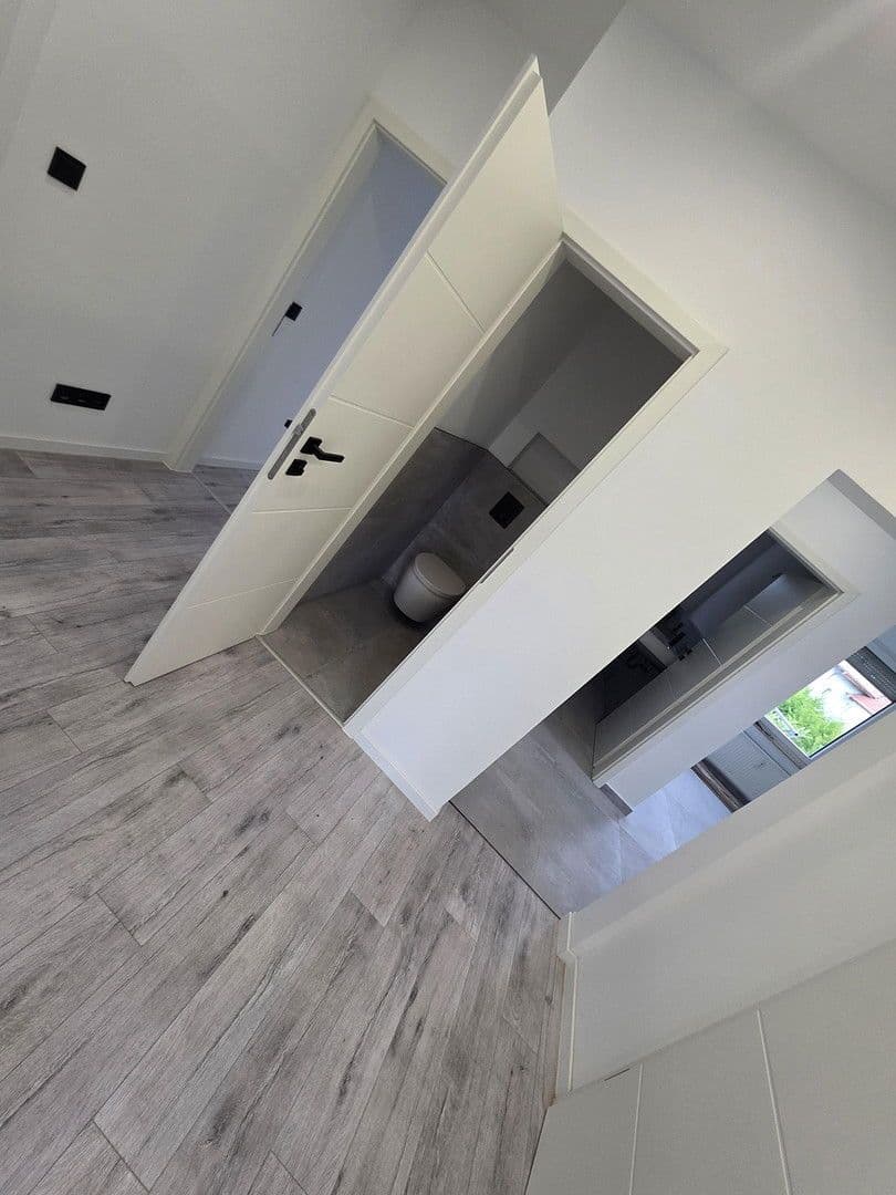 Pronájem bytu 4+kk 100 m², Obereisesheimerstraße 21, Heilbronn Neckargartach, Bádensko-Württembersko Pronájem bytu 4+kk 100 m², Obereisesheimerstraße 21, Heilbronn Neckargartach, Bádensko-Württembersko