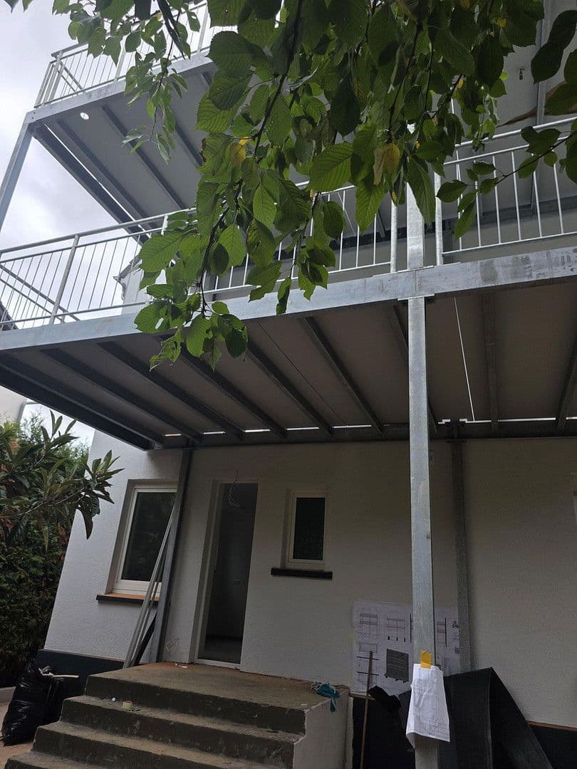 Pronájem bytu 4+kk 100 m², Obereisesheimerstraße 21, Heilbronn Neckargartach, Bádensko-Württembersko Pronájem bytu 4+kk 100 m², Obereisesheimerstraße 21, Heilbronn Neckargartach, Bádensko-Württembersko