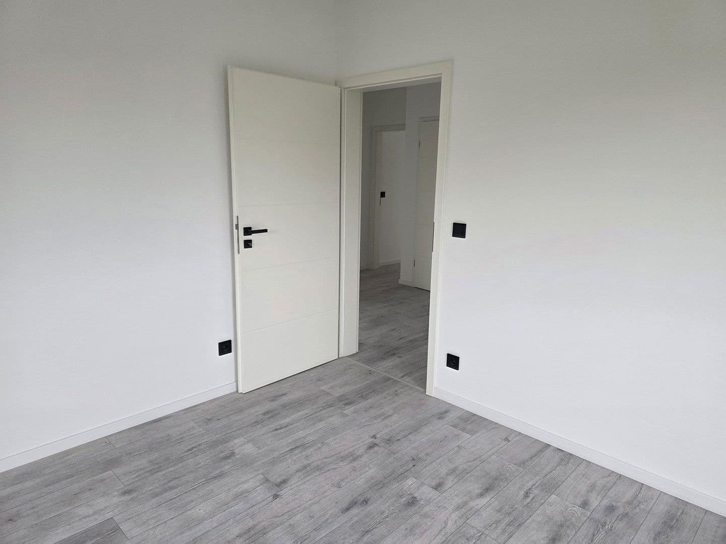 Pronájem bytu 4+kk 100 m², Obereisesheimerstraße 21, Heilbronn Neckargartach, Bádensko-Württembersko Pronájem bytu 4+kk 100 m², Obereisesheimerstraße 21, Heilbronn Neckargartach, Bádensko-Württembersko