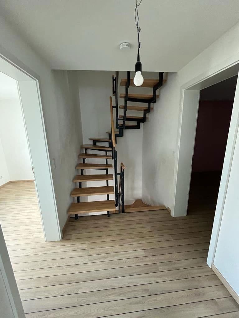 Pronájem domu 149 m², pozemek 220 m², Vogelbeergweg 4, Ehningen, Bádensko-Württembersko Pronájem domu 149 m², pozemek 220 m², Vogelbeergweg 4, Ehningen, Bádensko-Württembersko