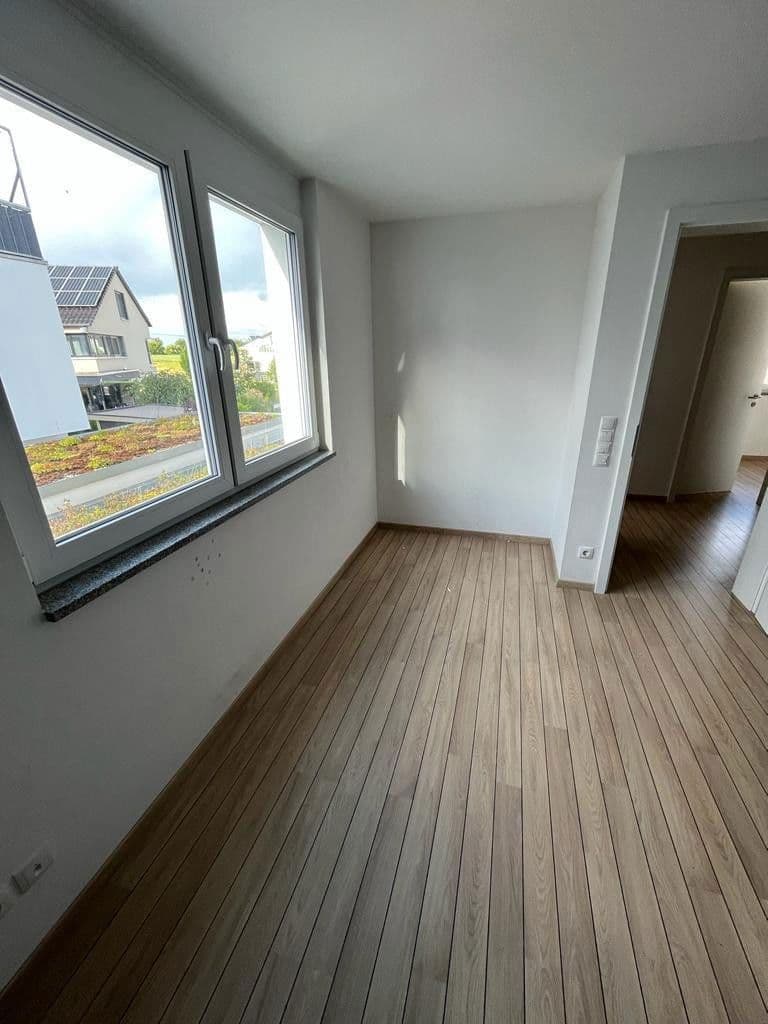 Pronájem domu 149 m², pozemek 220 m², Vogelbeergweg 4, Ehningen, Bádensko-Württembersko Pronájem domu 149 m², pozemek 220 m², Vogelbeergweg 4, Ehningen, Bádensko-Württembersko