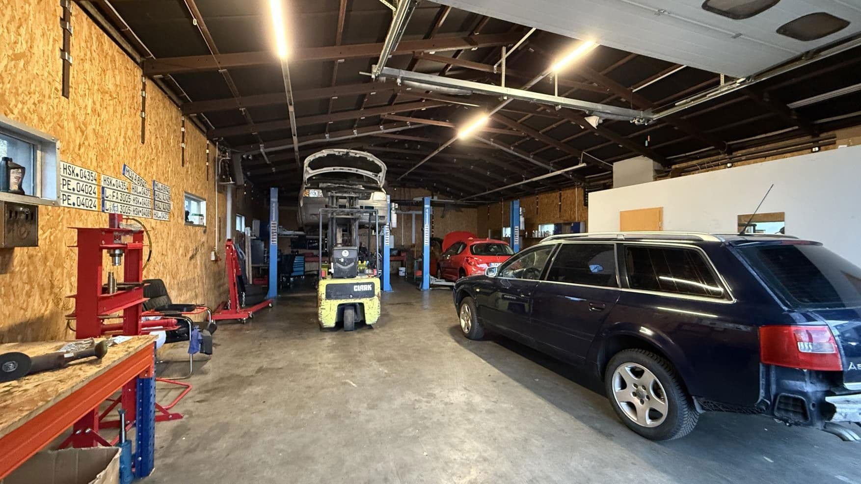 Prodej nebytového prostoru 1.582 m², Hilchenbacherstrasse 15, Krostitz, Sasko Prodej nebytového prostoru 1.582 m², Hilchenbacherstrasse 15, Krostitz, Sasko