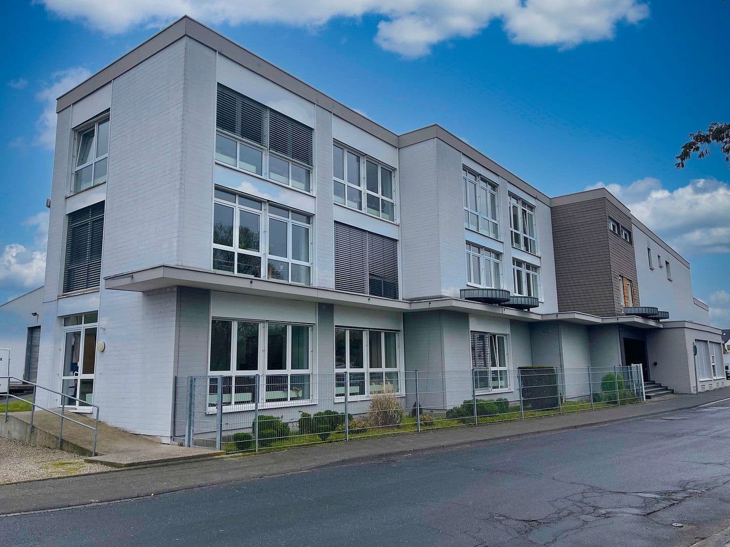 Pronájem kanceláře 500 m², Graf-Zeppelin-Str 8, Köln, Severní Porýní-Vestfálsko Pronájem kanceláře 500 m², Graf-Zeppelin-Str 8, Köln, Severní Porýní-Vestfálsko