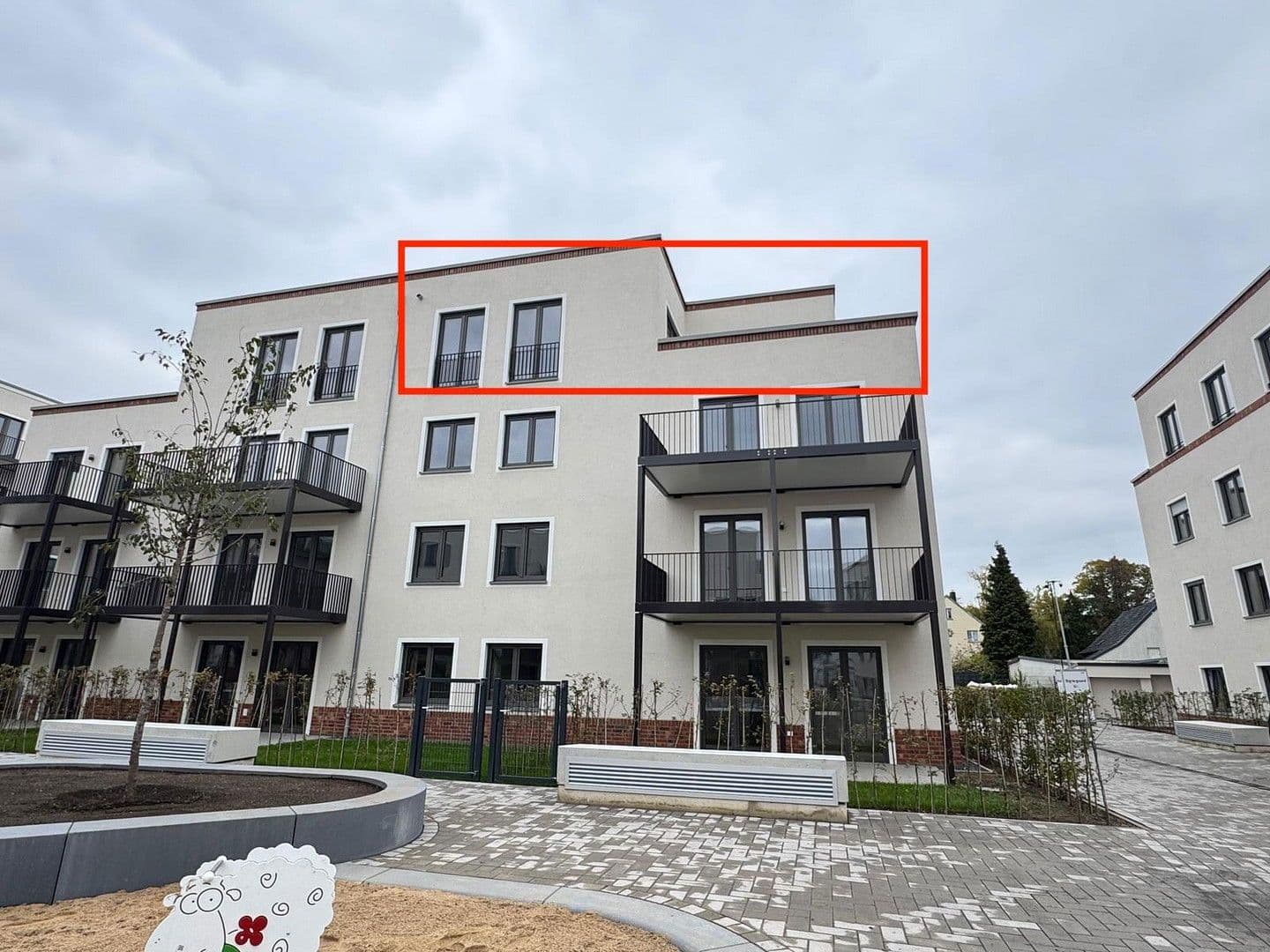 Pronájem bytu 3+1 90 m², Locherstraße 23, Solingen, Severní Porýní-Vestfálsko Pronájem bytu 3+1 90 m², Locherstraße 23, Solingen, Severní Porýní-Vestfálsko