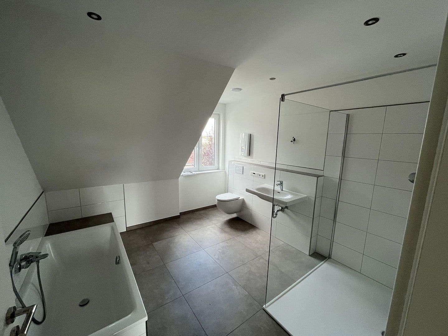 Pronájem domu 134 m², pozemek 750 m², Krümser Str. 99 b, Drage, Dolní Sasko Pronájem domu 134 m², pozemek 750 m², Krümser Str. 99 b, Drage, Dolní Sasko