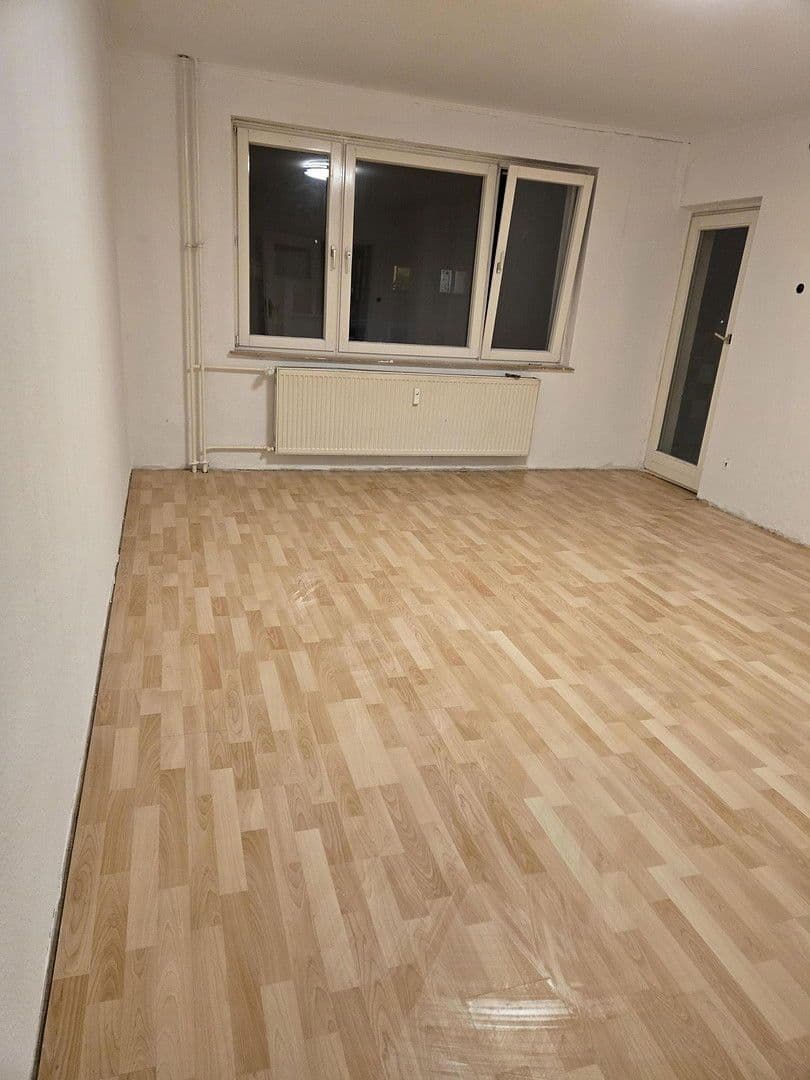 Pronájem bytu 3+1 72 m², Schwarzerlenweg 60, Frankfurt, Hessen Pronájem bytu 3+1 72 m², Schwarzerlenweg 60, Frankfurt, Hessen
