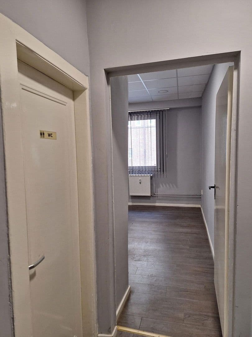 Pronájem nebytového prostoru 184 m², Horner Landstr. 136 A, Hamburg, Hamburg Pronájem nebytového prostoru 184 m², Horner Landstr. 136 A, Hamburg, Hamburg