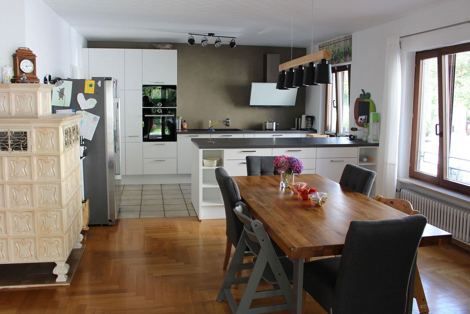 Pronájem domu 230 m², pozemek 470 m², Stuttgart, Bádensko-Württembersko Pronájem domu 230 m², pozemek 470 m², Stuttgart, Bádensko-Württembersko