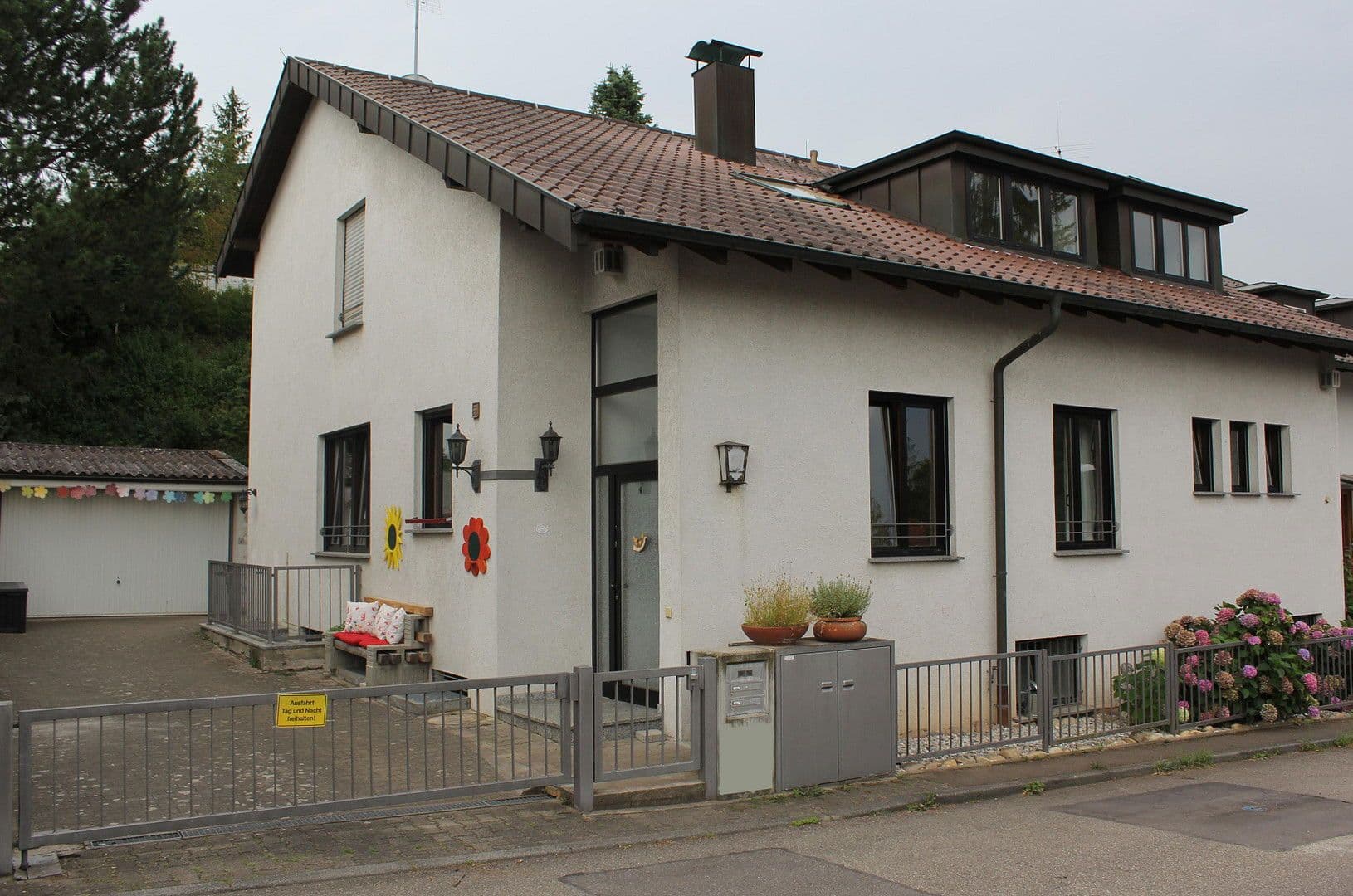 Pronájem domu 230 m², pozemek 470 m², Stuttgart, Bádensko-Württembersko Pronájem domu 230 m², pozemek 470 m², Stuttgart, Bádensko-Württembersko