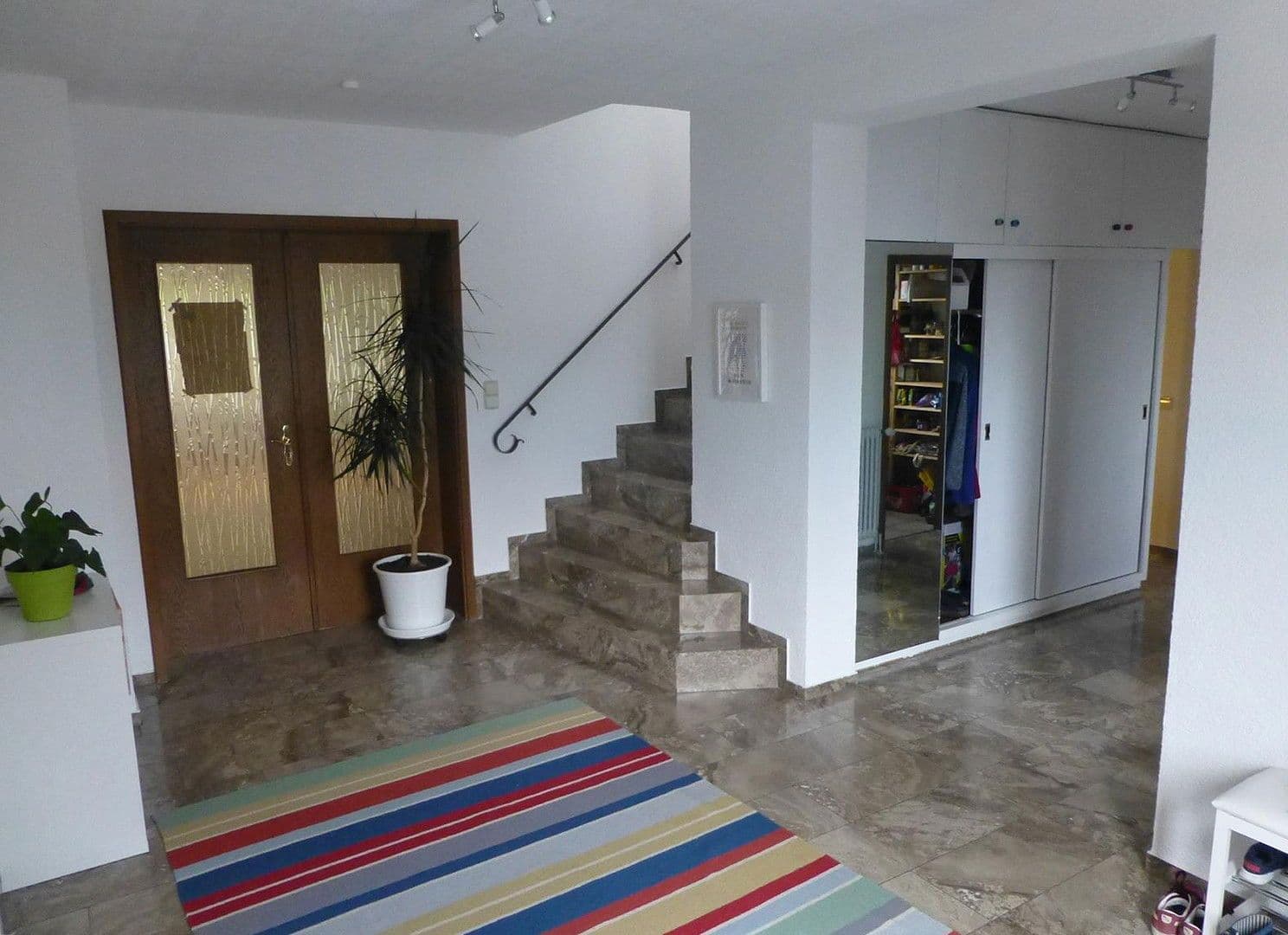 Pronájem domu 230 m², pozemek 470 m², Stuttgart, Bádensko-Württembersko Pronájem domu 230 m², pozemek 470 m², Stuttgart, Bádensko-Württembersko