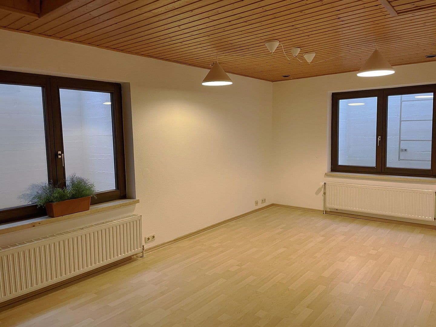 Pronájem domu 130 m², pozemek 359 m², München, Bavorsko Pronájem domu 130 m², pozemek 359 m², München, Bavorsko