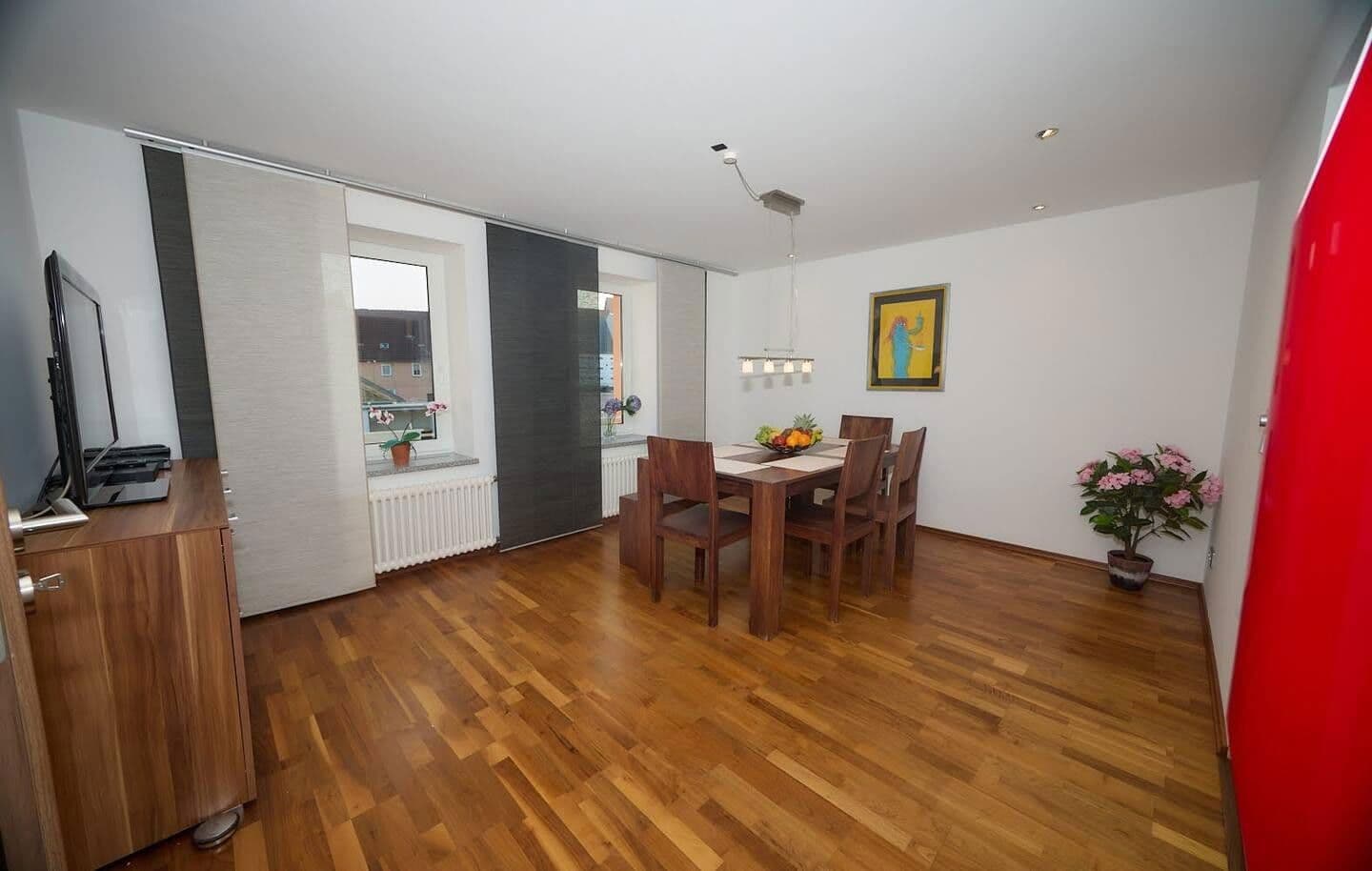Pronájem bytu 3+1 80 m², Hohenmölsen, Sasko-Anhaltsko Pronájem bytu 3+1 80 m², Hohenmölsen, Sasko-Anhaltsko