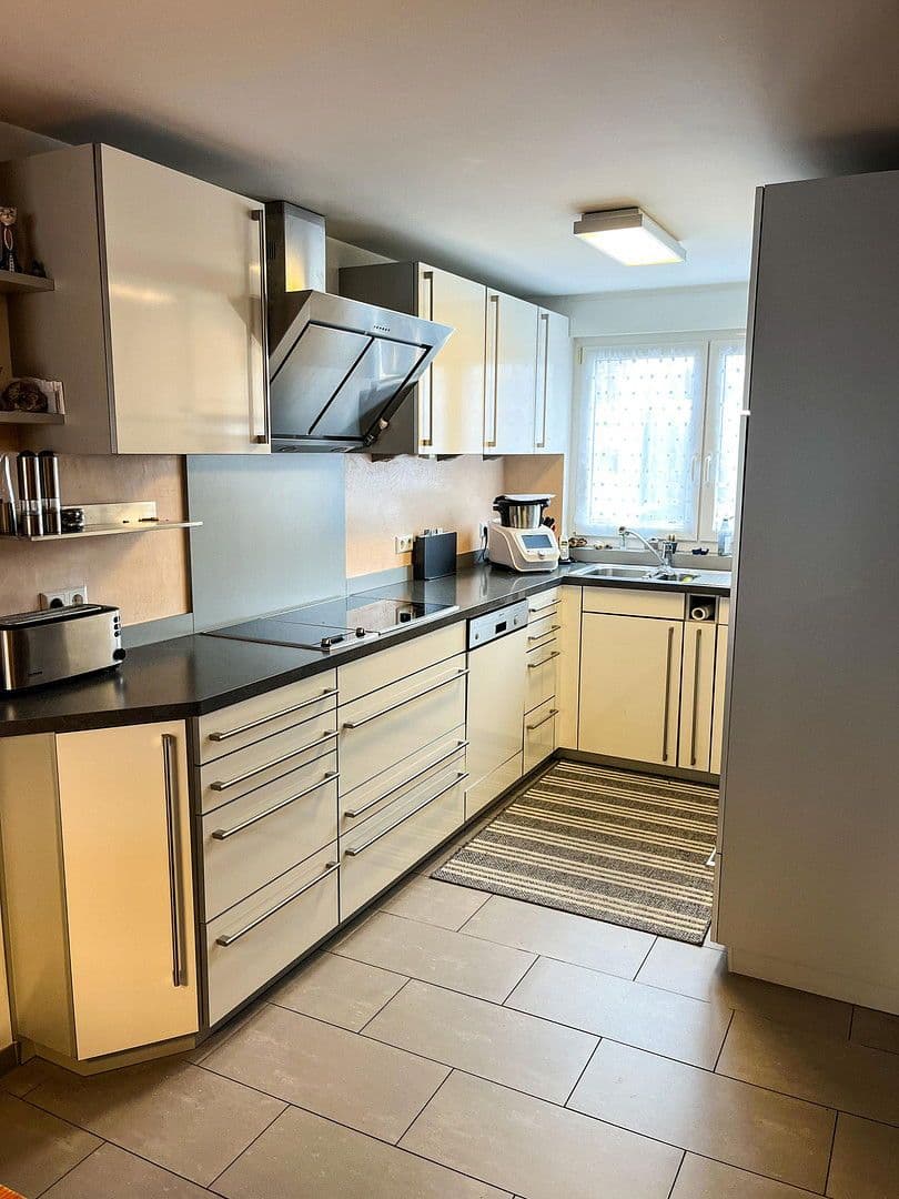 Prodej domu 149 m², pozemek 125 m², Freiberg am Neckar, Bádensko-Württembersko Prodej domu 149 m², pozemek 125 m², Freiberg am Neckar, Bádensko-Württembersko