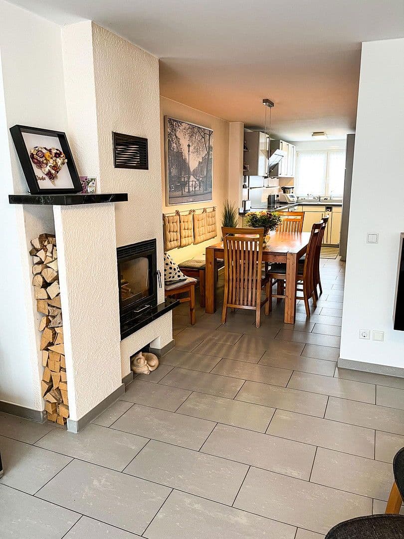 Prodej domu 149 m², pozemek 125 m², Freiberg am Neckar, Bádensko-Württembersko Prodej domu 149 m², pozemek 125 m², Freiberg am Neckar, Bádensko-Württembersko