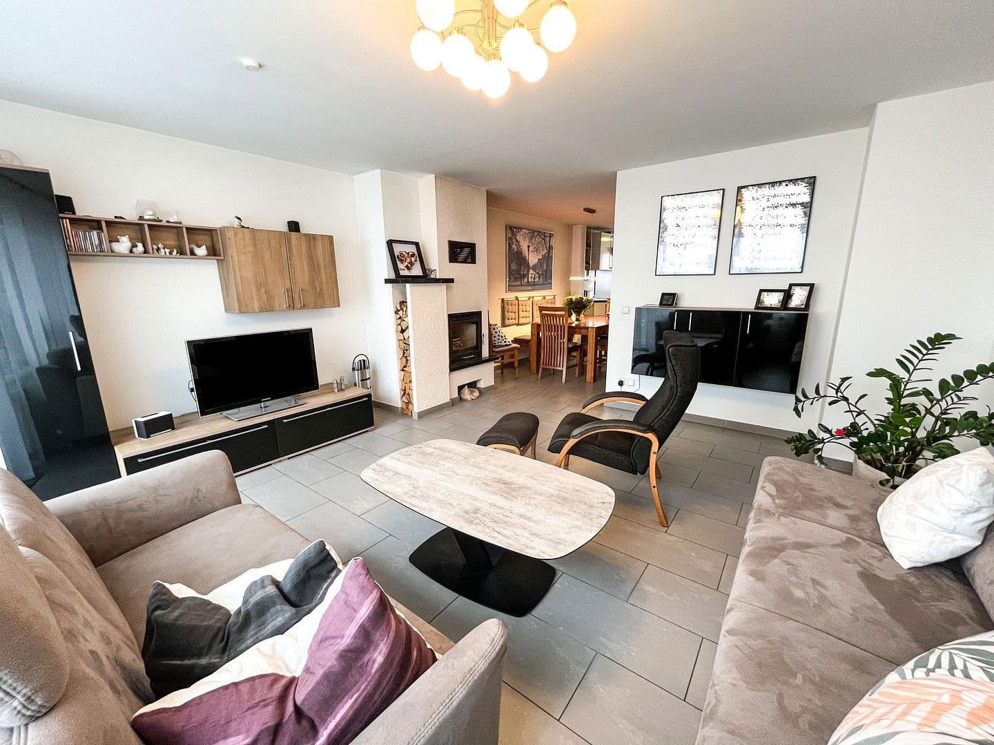 Prodej domu 149 m², pozemek 125 m², Freiberg am Neckar, Bádensko-Württembersko Prodej domu 149 m², pozemek 125 m², Freiberg am Neckar, Bádensko-Württembersko