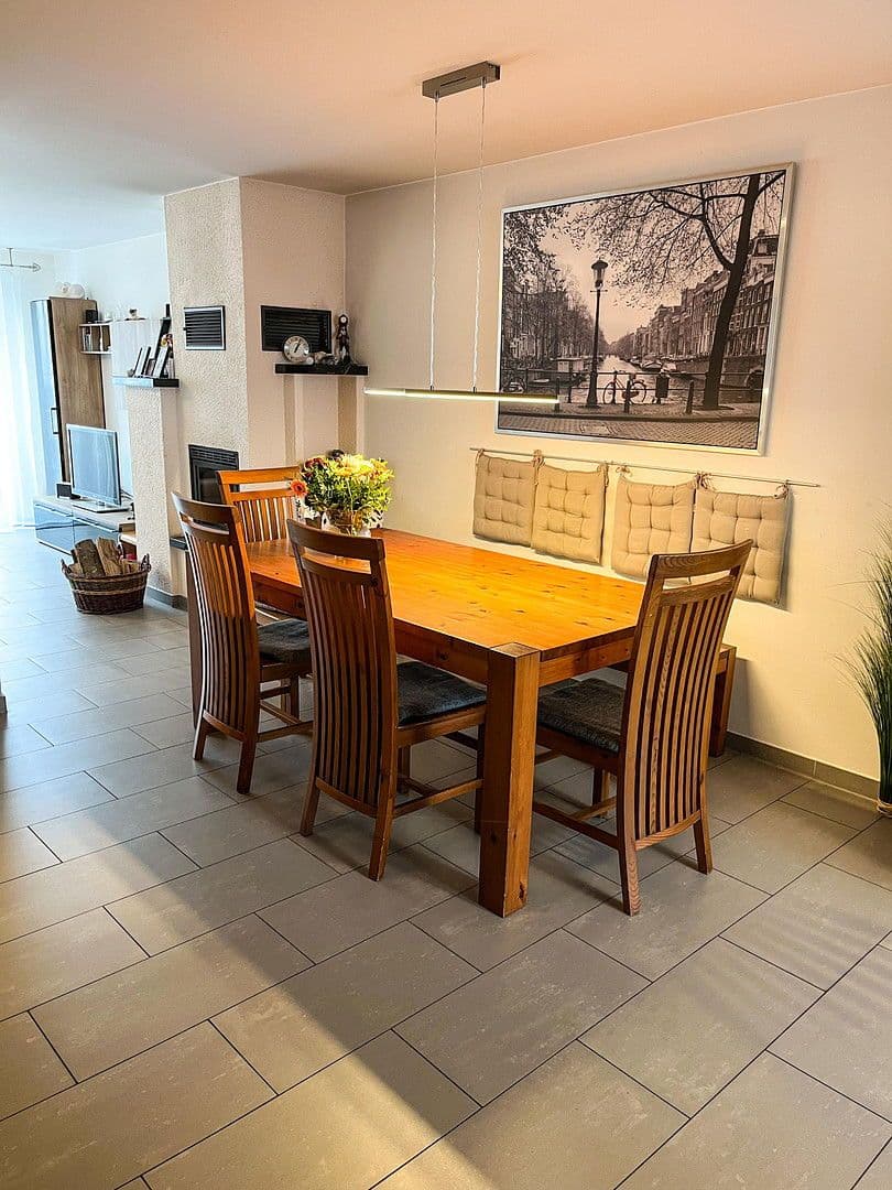 Prodej domu 149 m², pozemek 125 m², Freiberg am Neckar, Bádensko-Württembersko Prodej domu 149 m², pozemek 125 m², Freiberg am Neckar, Bádensko-Württembersko