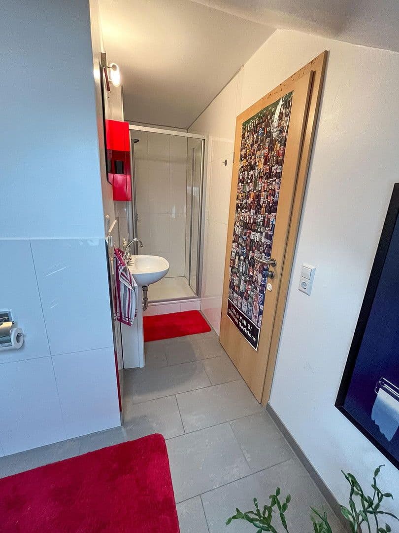 Prodej domu 149 m², pozemek 125 m², Freiberg am Neckar, Bádensko-Württembersko Prodej domu 149 m², pozemek 125 m², Freiberg am Neckar, Bádensko-Württembersko