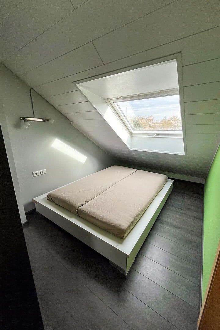 Prodej domu 149 m², pozemek 125 m², Freiberg am Neckar, Bádensko-Württembersko Prodej domu 149 m², pozemek 125 m², Freiberg am Neckar, Bádensko-Württembersko