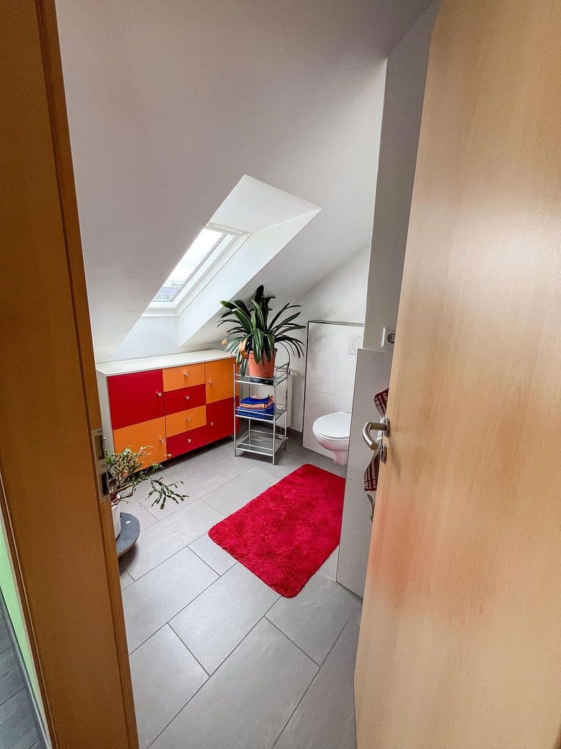 Prodej domu 149 m², pozemek 125 m², Freiberg am Neckar, Bádensko-Württembersko Prodej domu 149 m², pozemek 125 m², Freiberg am Neckar, Bádensko-Württembersko