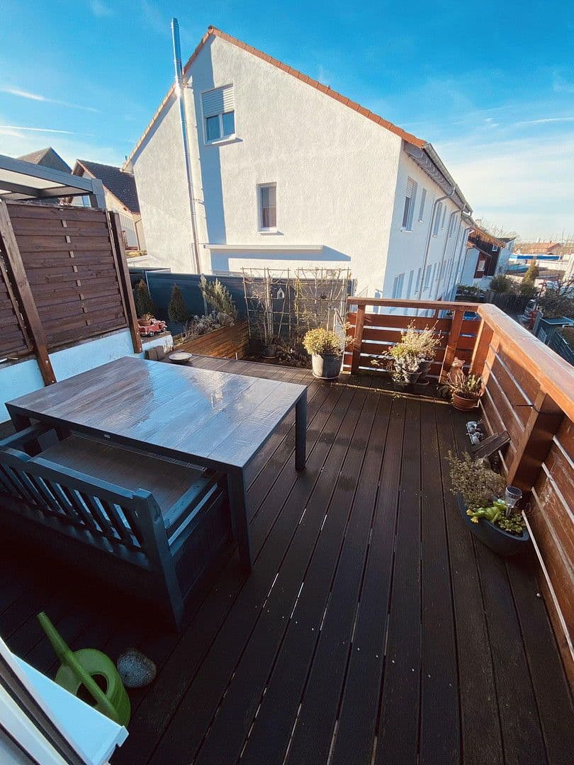 Prodej domu 149 m², pozemek 125 m², Freiberg am Neckar, Bádensko-Württembersko Prodej domu 149 m², pozemek 125 m², Freiberg am Neckar, Bádensko-Württembersko