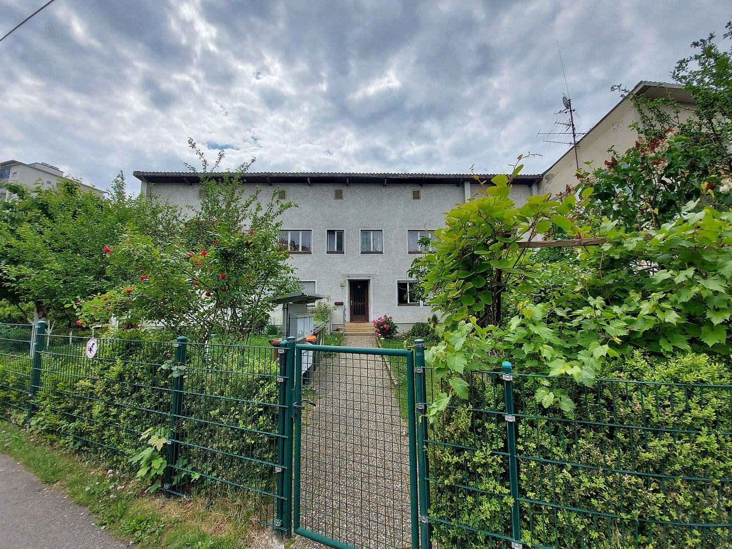 Prodej domu 324 m², pozemek 938 m², Stuttgart Rot, Bádensko-Württembersko Prodej domu 324 m², pozemek 938 m², Stuttgart Rot, Bádensko-Württembersko
