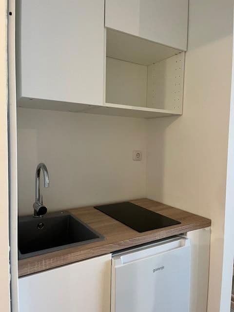 Pronájem bytu 1+1 33 m², Görlitzer Straße, Neuss, Severní Porýní-Vestfálsko Pronájem bytu 1+1 33 m², Görlitzer Straße, Neuss, Severní Porýní-Vestfálsko