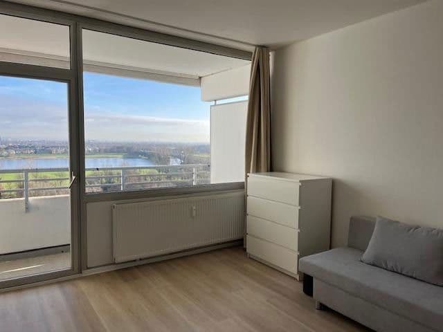 Pronájem bytu 1+1 33 m², Görlitzer Straße, Neuss, Severní Porýní-Vestfálsko Pronájem bytu 1+1 33 m², Görlitzer Straße, Neuss, Severní Porýní-Vestfálsko