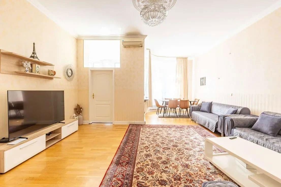 Prodej domu 631 m², pozemek 543 m², Albertusstraße 9, Mönchengladbach, Severní Porýní-Vestfálsko Prodej domu 631 m², pozemek 543 m², Albertusstraße 9, Mönchengladbach, Severní Porýní-Vestfálsko