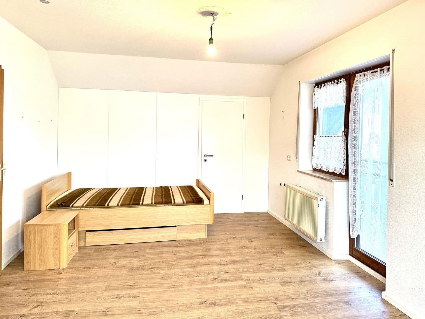 Prodej domu 168 m², pozemek 533 m², Bad Bergzabern, Porýní-Falc Prodej domu 168 m², pozemek 533 m², Bad Bergzabern, Porýní-Falc