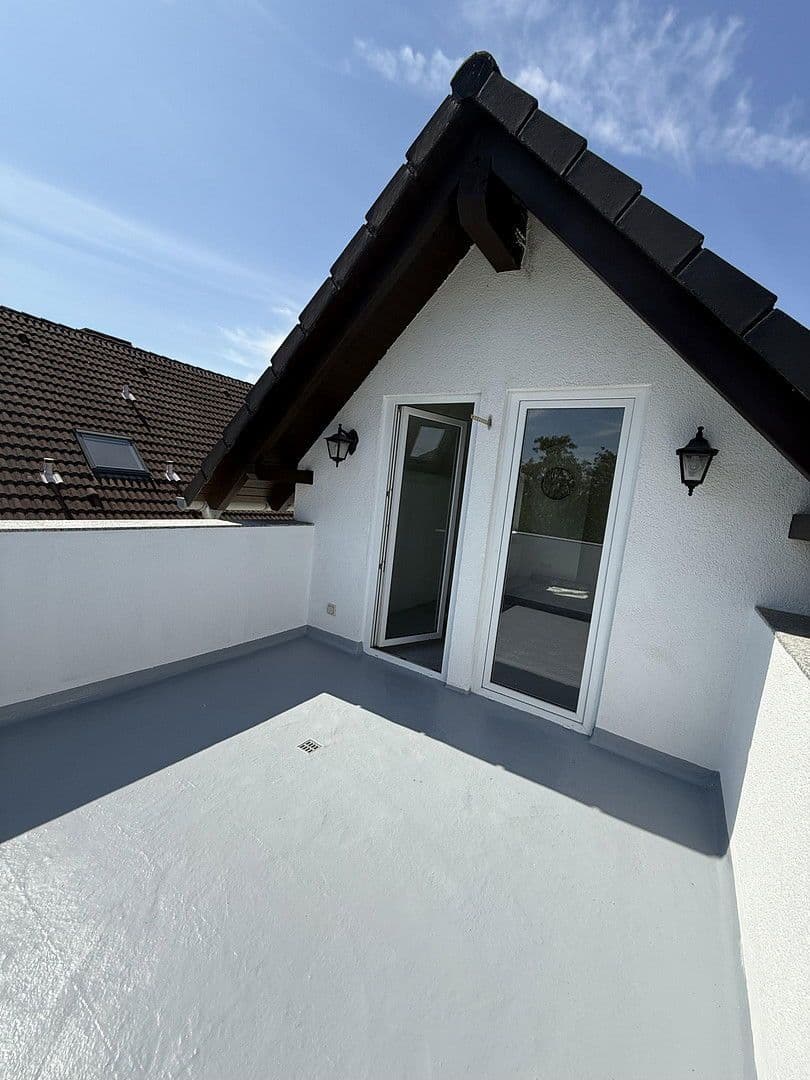 Prodej domu 210 m², pozemek 402 m², Gau-Bischofsheim, Porýní-Falc Prodej domu 210 m², pozemek 402 m², Gau-Bischofsheim, Porýní-Falc