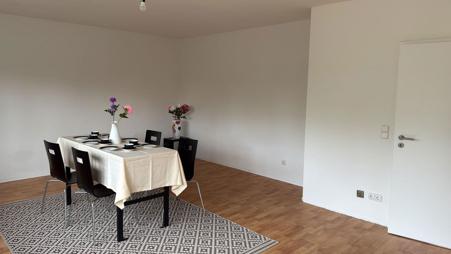 Prodej domu 210 m², pozemek 402 m², Gau-Bischofsheim, Porýní-Falc Prodej domu 210 m², pozemek 402 m², Gau-Bischofsheim, Porýní-Falc