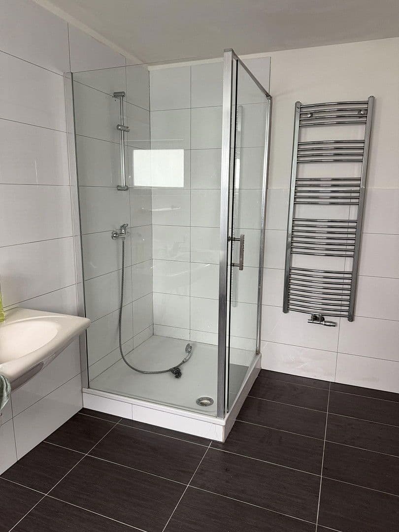 Prodej domu 210 m², pozemek 402 m², Gau-Bischofsheim, Porýní-Falc Prodej domu 210 m², pozemek 402 m², Gau-Bischofsheim, Porýní-Falc