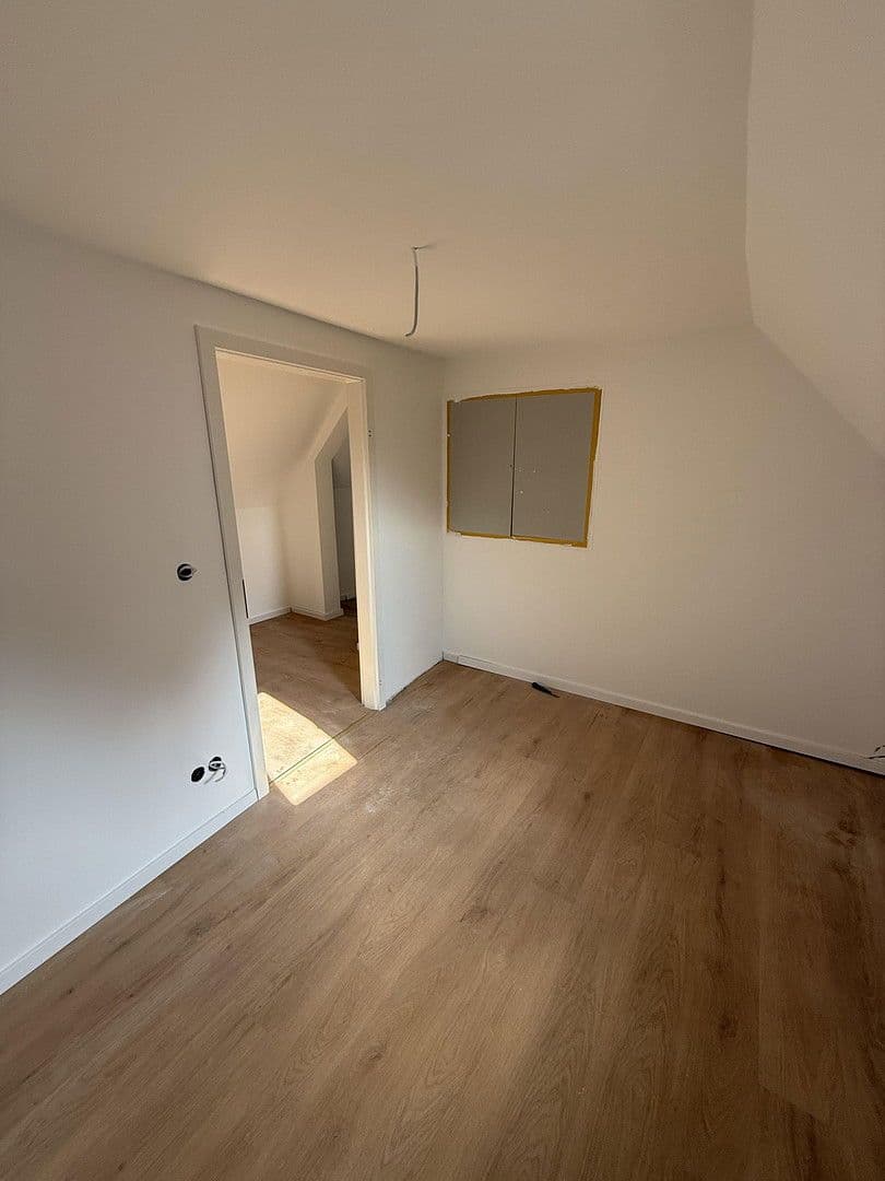 Prodej domu 145 m², pozemek 1.605 m², Bornheim, Severní Porýní-Vestfálsko Prodej domu 145 m², pozemek 1.605 m², Bornheim, Severní Porýní-Vestfálsko