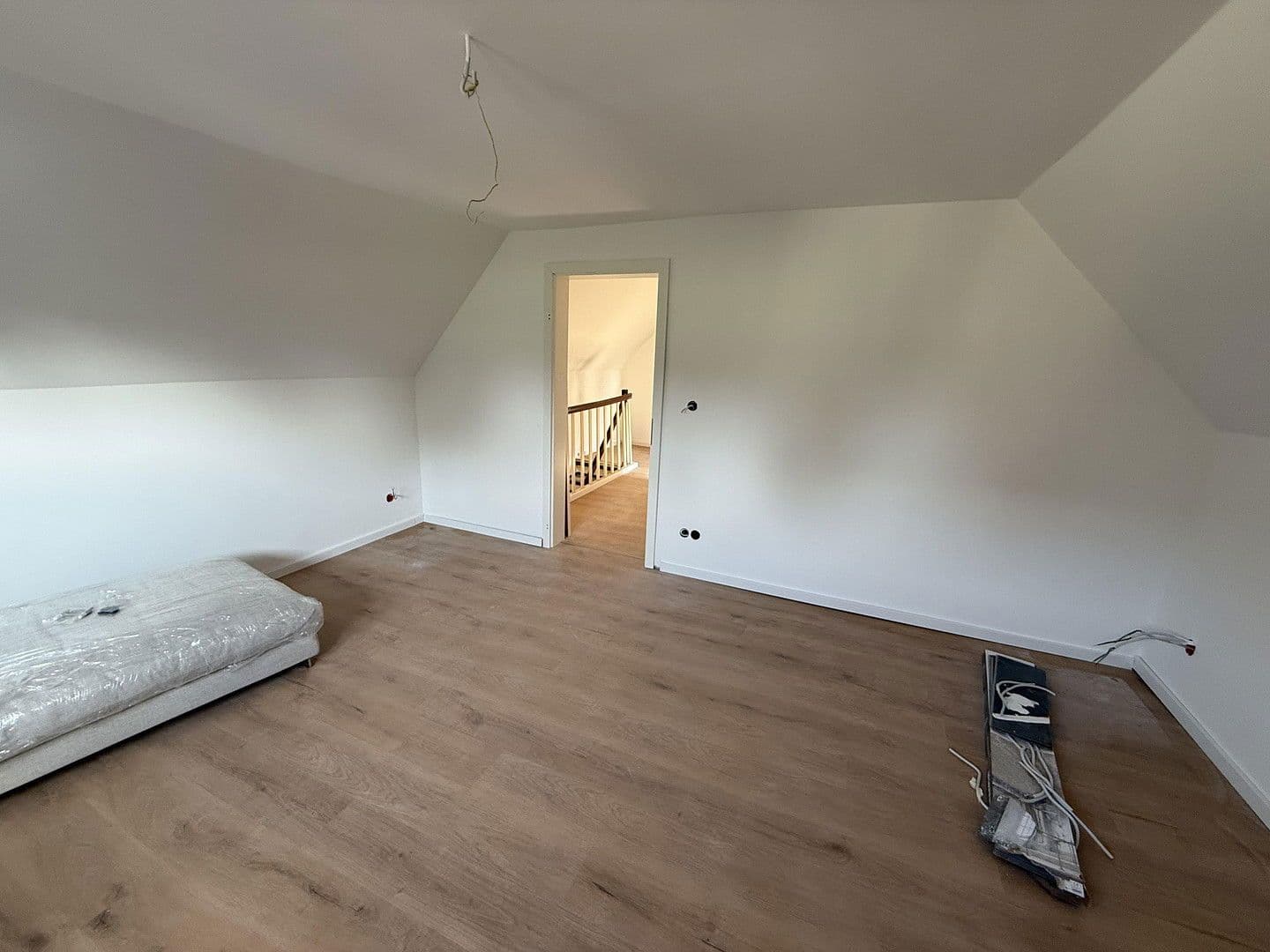 Prodej domu 145 m², pozemek 1.605 m², Bornheim, Severní Porýní-Vestfálsko Prodej domu 145 m², pozemek 1.605 m², Bornheim, Severní Porýní-Vestfálsko