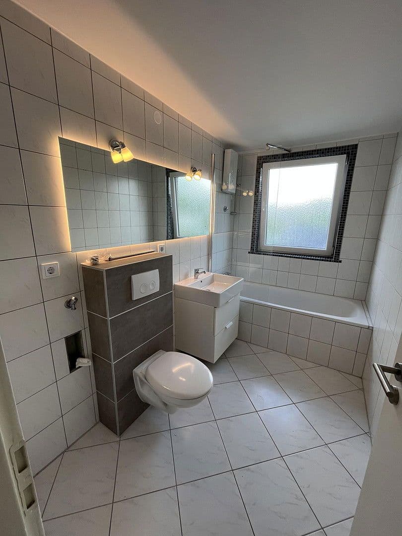 Pronájem bytu 3+1 73 m², Am Kucksberg 2, Waldbröl, Severní Porýní-Vestfálsko Pronájem bytu 3+1 73 m², Am Kucksberg 2, Waldbröl, Severní Porýní-Vestfálsko