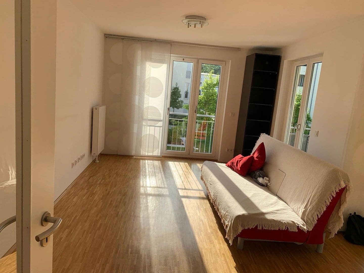 Pronájem bytu 3+1 100 m², Margit-Schramm-Straße 8,, München, Bavorsko Pronájem bytu 3+1 100 m², Margit-Schramm-Straße 8,, München, Bavorsko