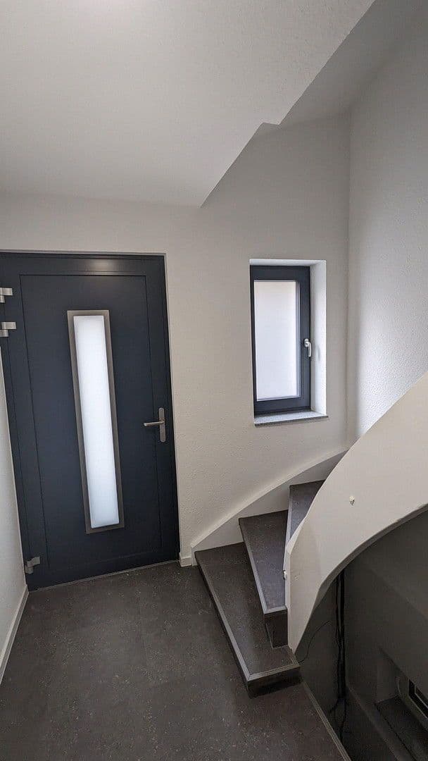 Pronájem bytu 2+1 50 m², Stuttgart, Bádensko-Württembersko Pronájem bytu 2+1 50 m², Stuttgart, Bádensko-Württembersko