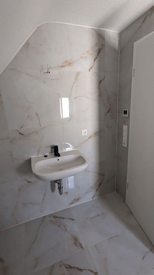 Pronájem bytu 2+1 50 m², Stuttgart, Bádensko-Württembersko Pronájem bytu 2+1 50 m², Stuttgart, Bádensko-Württembersko