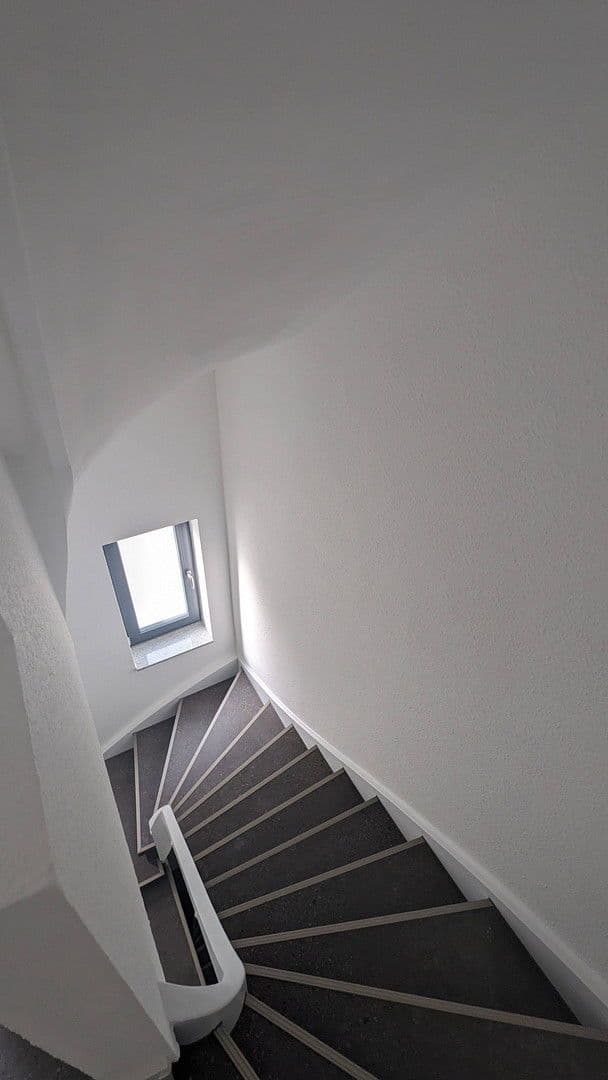 Pronájem bytu 2+1 50 m², Stuttgart, Bádensko-Württembersko Pronájem bytu 2+1 50 m², Stuttgart, Bádensko-Württembersko