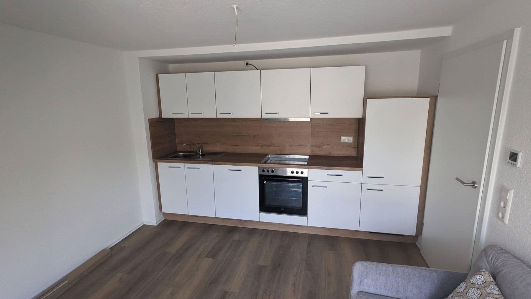 Pronájem bytu 2+1 50 m², Stuttgart, Bádensko-Württembersko Pronájem bytu 2+1 50 m², Stuttgart, Bádensko-Württembersko