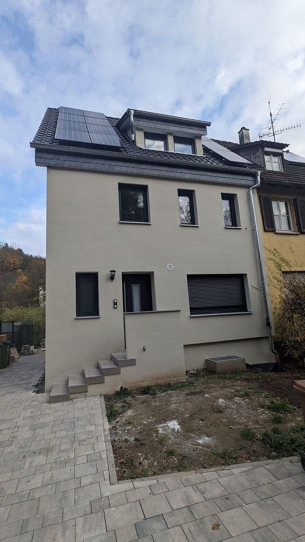 Pronájem bytu 2+1 50 m², Stuttgart, Bádensko-Württembersko Pronájem bytu 2+1 50 m², Stuttgart, Bádensko-Württembersko