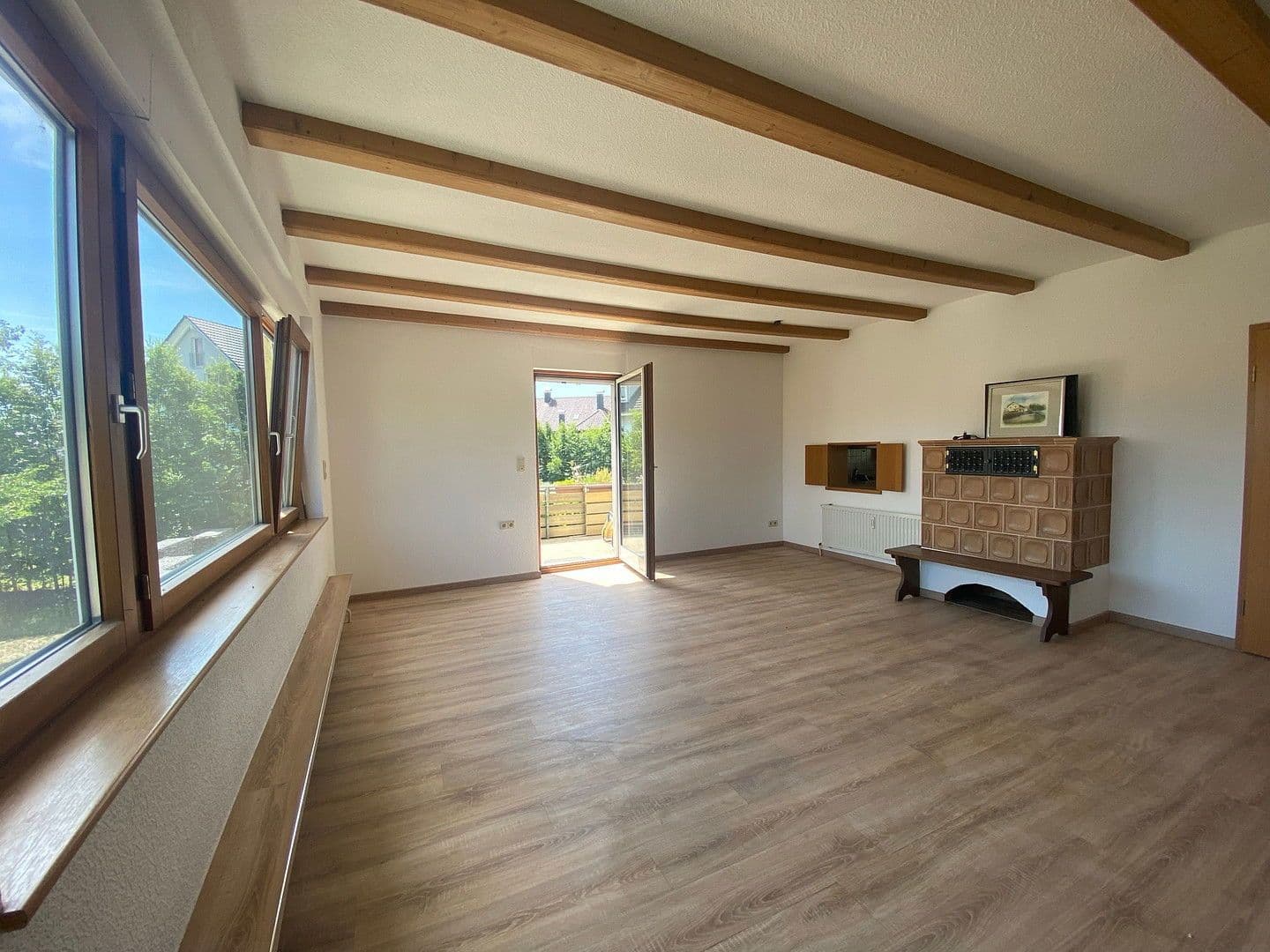 Pronájem bytu 4+1 126 m², Jestetten, Bádensko-Württembersko Pronájem bytu 4+1 126 m², Jestetten, Bádensko-Württembersko