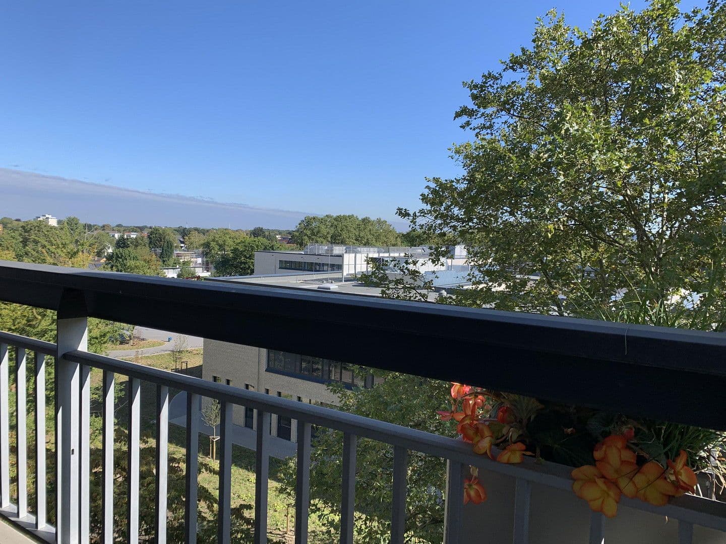 Pronájem bytu 1+1 50 m², Lübecker Str. 9, Köln Weiden, Severní Porýní-Vestfálsko Pronájem bytu 1+1 50 m², Lübecker Str. 9, Köln Weiden, Severní Porýní-Vestfálsko