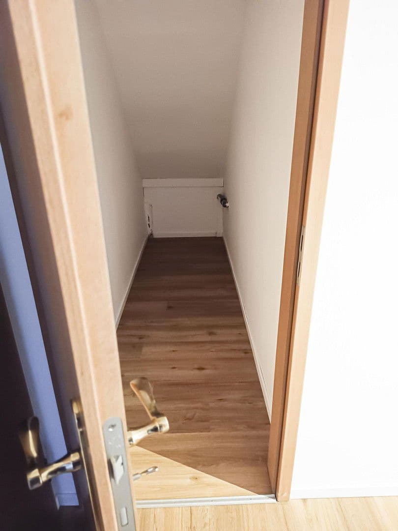 Pronájem bytu 2+1 72 m², Victor-von-Scheffel-Straße 38, Schlüsselfeld, Bavorsko Pronájem bytu 2+1 72 m², Victor-von-Scheffel-Straße 38, Schlüsselfeld, Bavorsko