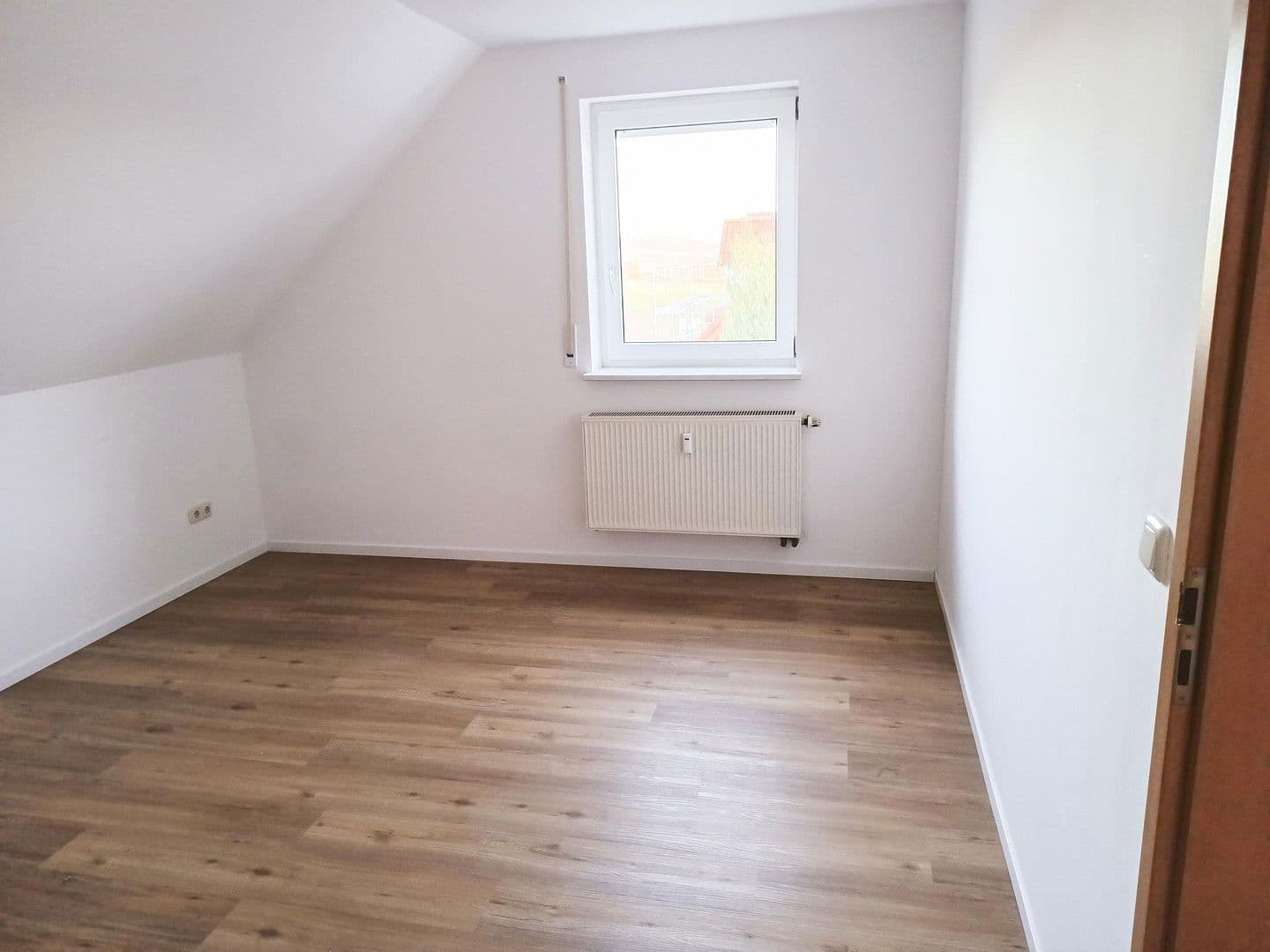 Pronájem bytu 2+1 72 m², Victor-von-Scheffel-Straße 38, Schlüsselfeld, Bavorsko Pronájem bytu 2+1 72 m², Victor-von-Scheffel-Straße 38, Schlüsselfeld, Bavorsko