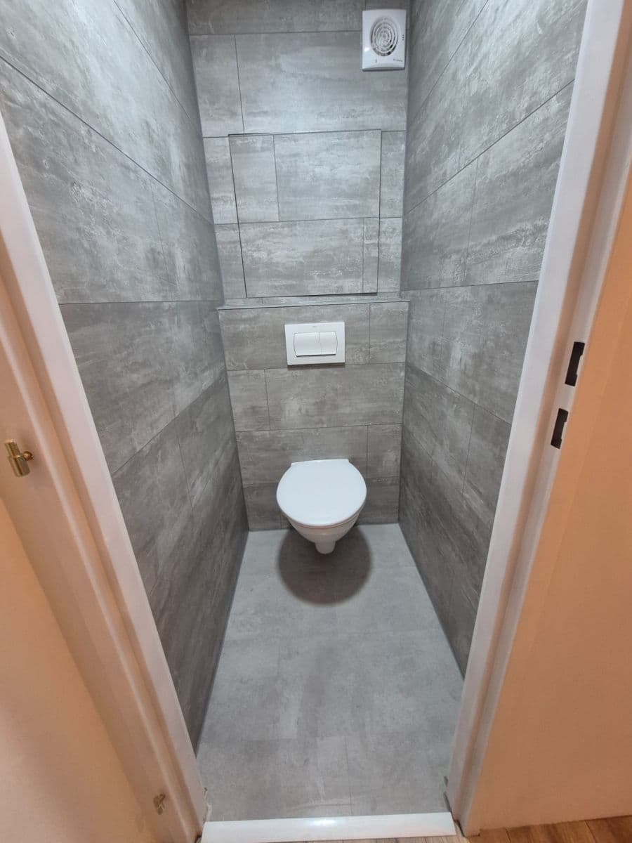 Prodej bytu 3+1 73 m², Průběžná, Praha, Praha Prodej bytu 3+1 73 m², Průběžná, Praha, Praha